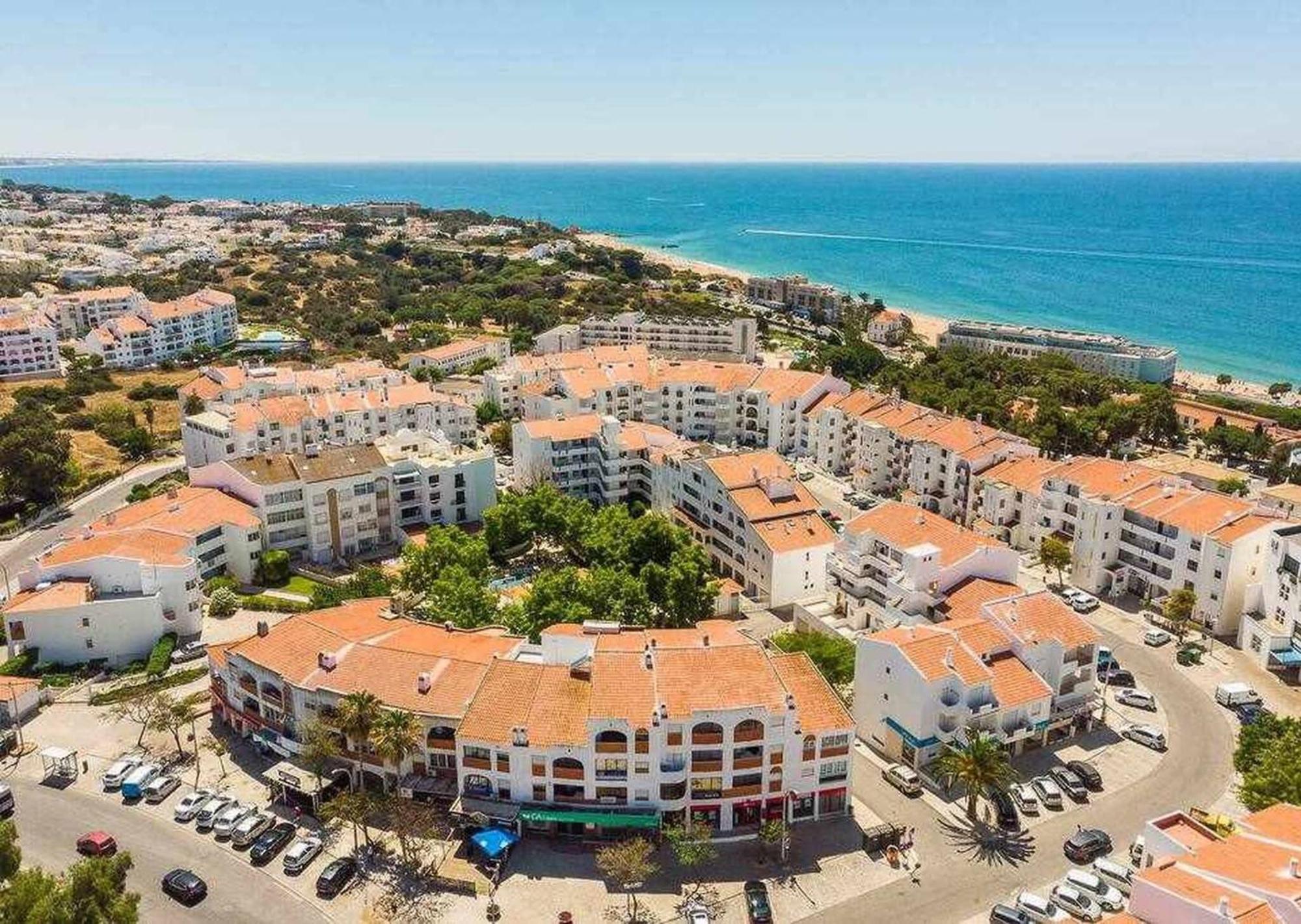 Central Town 2-Bedroom Apartment Albufeira Luaran gambar